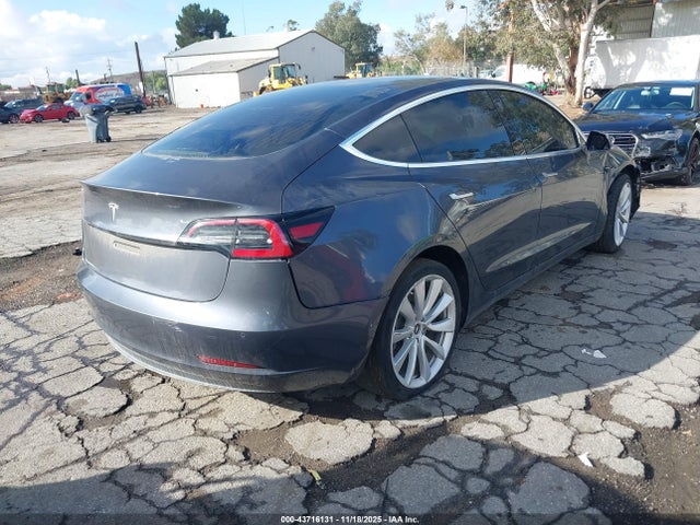 2019 TESLA MODEL 3 5YJ3E1EA8KF401953 Photo 3