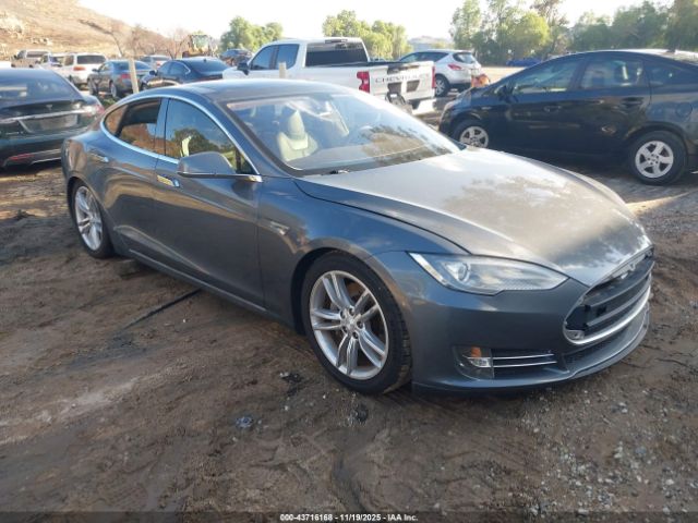 2013 TESLA MODEL S 5YJSA1CG0DFP06381