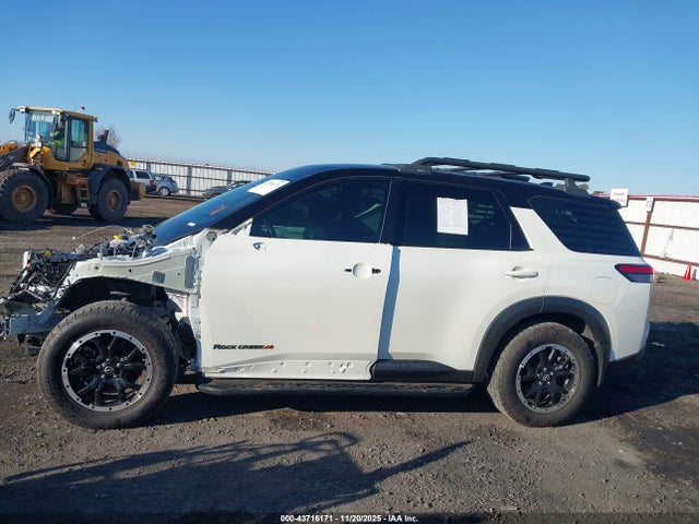 Nissan Pathfinder 2023 5N1DR3BD8PC203411 Image 15