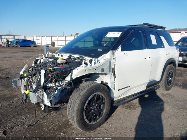 Nissan Pathfinder 2023 5N1DR3BD8PC203411 Image 2