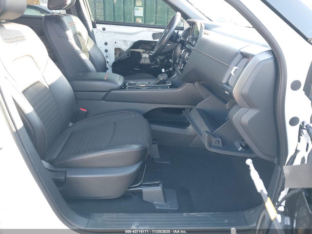 Nissan Pathfinder 2023 5N1DR3BD8PC203411 Image 5