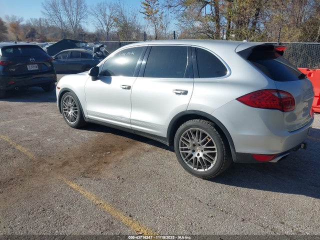 2013 PORSCHE CAYENNE WP1AB2A21DLA80910 Photo 2