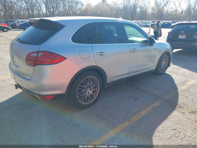 2013 PORSCHE CAYENNE WP1AB2A21DLA80910 Photo 3
