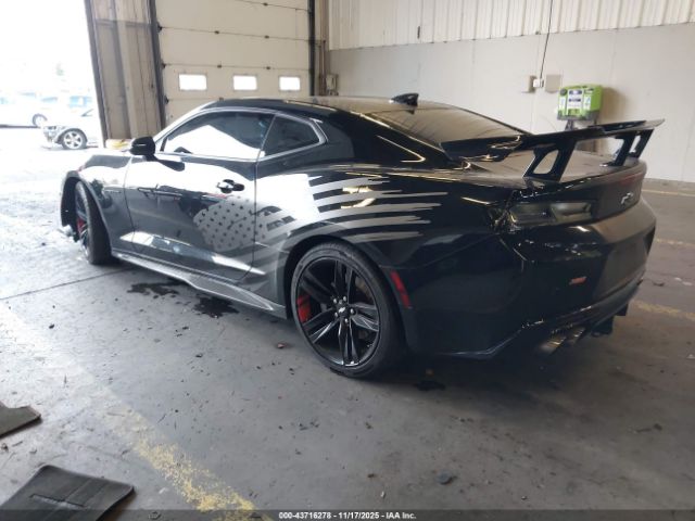 2018 CHEVROLET CAMARO 1G1FG1R79J0172811 Photo 2