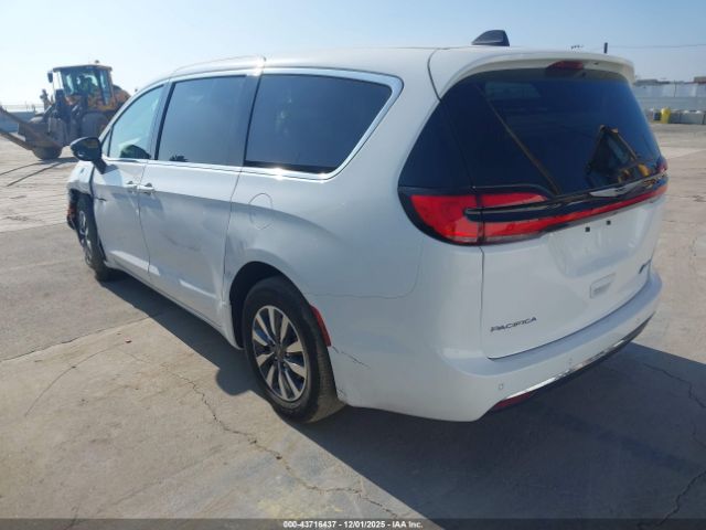 2024 CHRYSLER PACIFICA HYBRID 2C4RC1S74RR158309 Photo 2