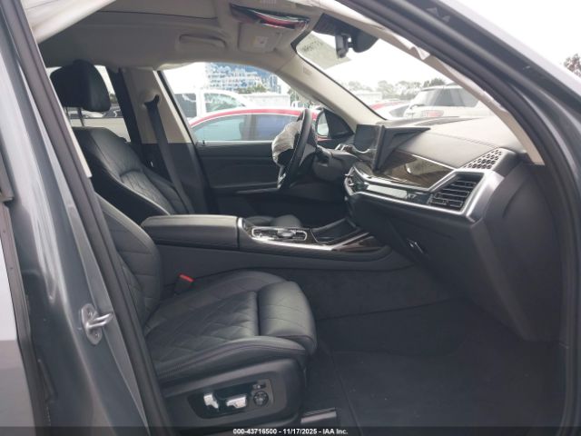 2025 BMW X7 5UX23EM08S9W25721 Photo 4