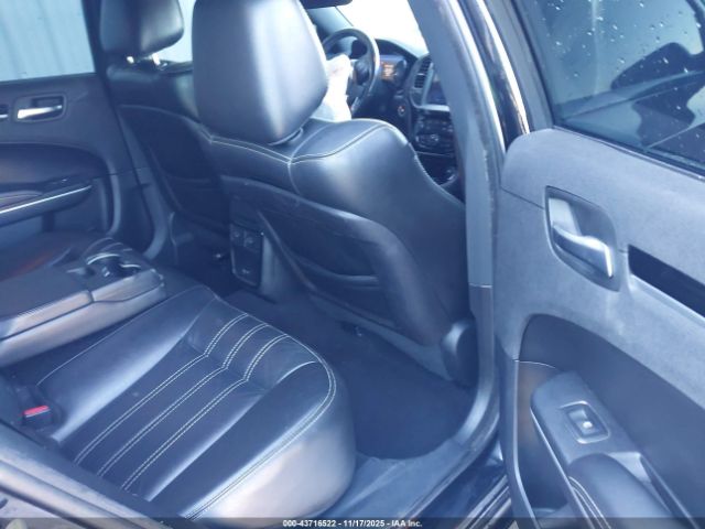 2019 CHRYSLER 300 2C3CCABG8KH515691 Photo 7