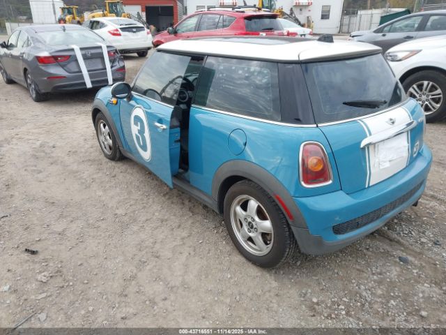 2009 MINI COOPER WMWMF33549TW78591 Photo 2