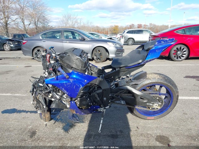 2023 Yamaha Yzfr1 მანქანა იყიდება აუქციონზე, vin: JYARN66E1PA003469, აუქციონის ნომერი: 43716567