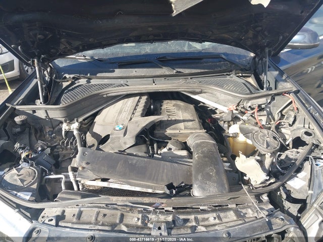 2016 BMW X5 5UXKR0C54G0P30427 Photo 9
