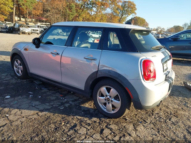2016 MINI HARDTOP WMWXU1C54G2D09369 Photo 2