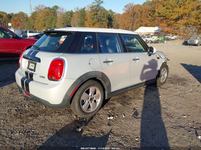 2016 MINI HARDTOP WMWXU1C54G2D09369 Photo 3