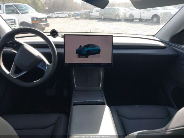 2026 TESLA MODEL Y 7SAYGDEEXTA388001 Photo 4