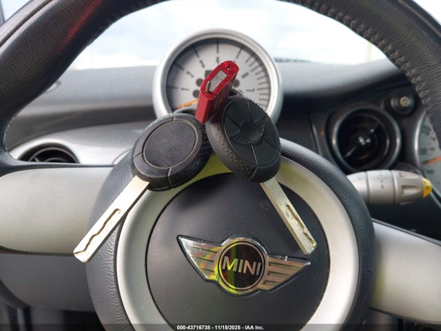 2006 MINI COOPER WMWRF33516TG14383 Photo 10