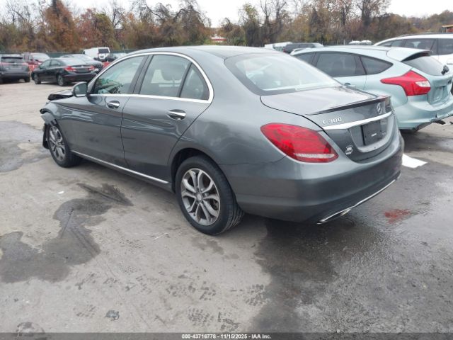 2017 MERCEDES-BENZ C 300 55SWF4KB4HU209283 Photo 2