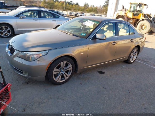 2010 BMW 528I WBANU5C50AC126113 Photo 1
