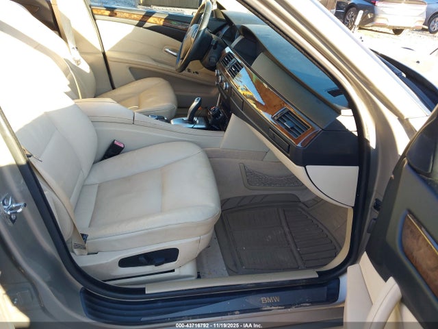 2010 BMW 528I WBANU5C50AC126113 Photo 4