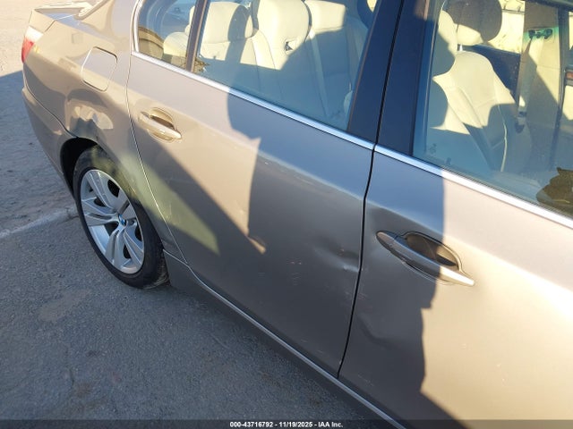 2010 BMW 528I WBANU5C50AC126113 Photo 5