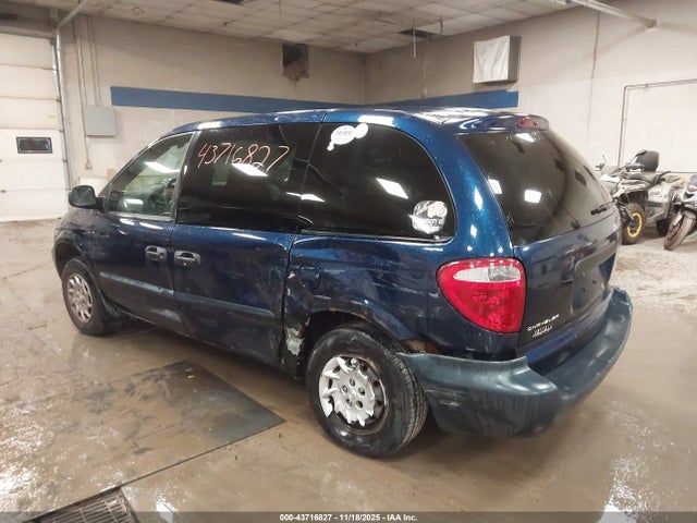 2002 CHRYSLER VOYAGER 1C4GJ25342B553669 Photo 2