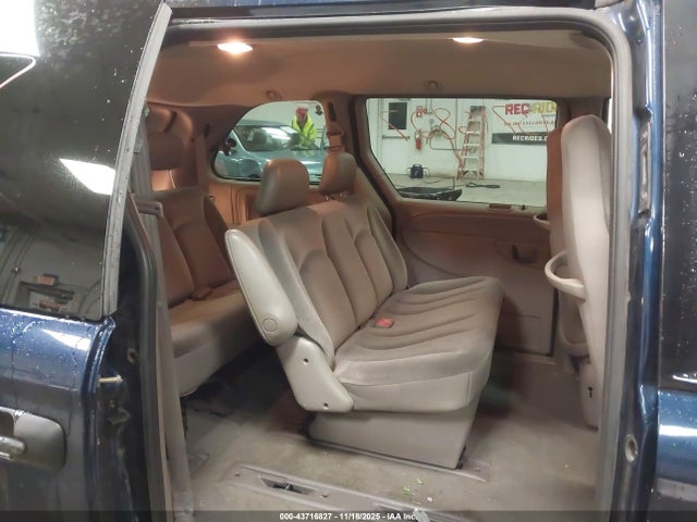 2002 CHRYSLER VOYAGER 1C4GJ25342B553669 Photo 7