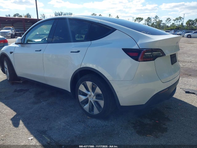 2020 TESLA MODEL Y 5YJYGDEE1LF013467 Photo 2