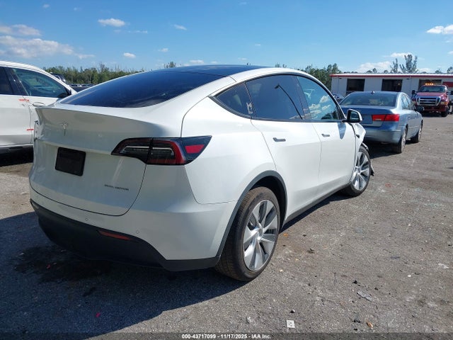 2020 TESLA MODEL Y 5YJYGDEE1LF013467 Photo 3