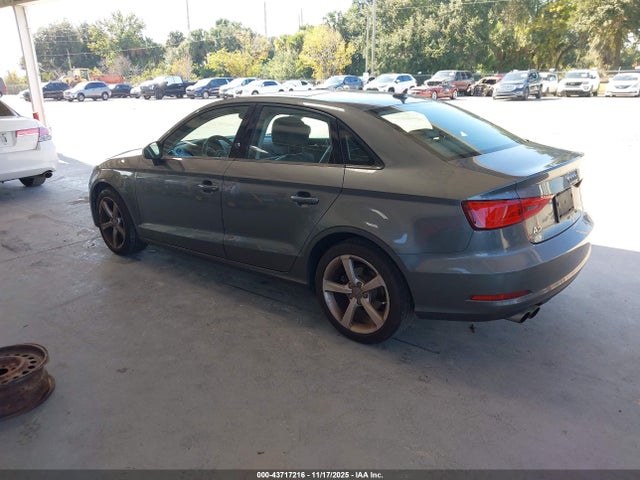 2015 AUDI A3 WAUACGFF2F1009881 Photo 2