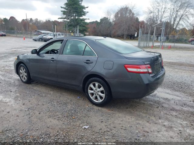 2011 TOYOTA CAMRY 4T1BF3EK1BU756270 Photo 2