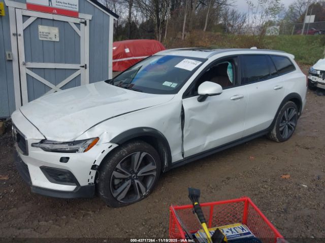 2025 VOLVO V60 CROSS COUNTRY YV4L12WK6S2149807 Photo 1