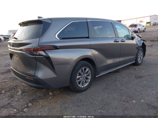 2024 TOYOTA SIENNA 5TDKRKEC3RS202628 Photo 3