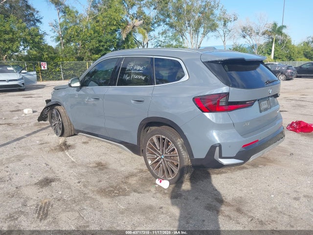 2024 BMW X1 WBX73EF04R5Z92995 Photo 2