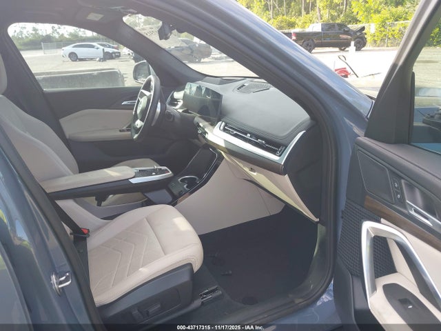 2024 BMW X1 WBX73EF04R5Z92995 Photo 4