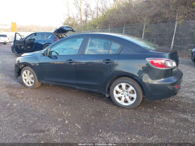 2013 MAZDA MAZDA3 JM1BL1U8XD1702994 Photo 2