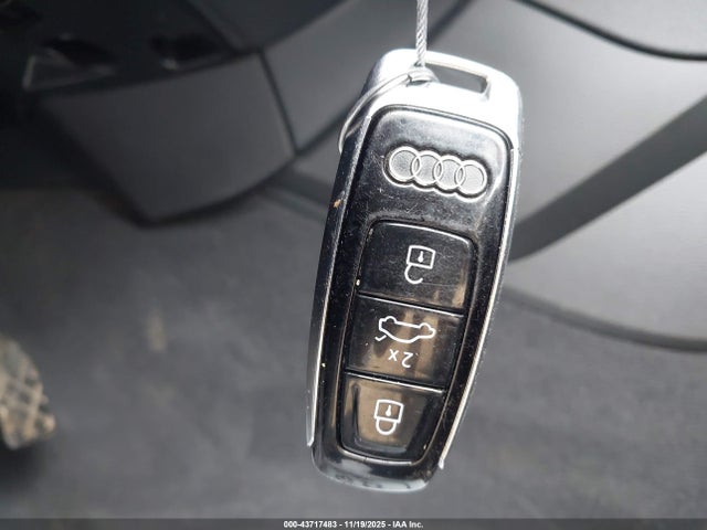 2023 AUDI Q8 WA1AVBF1XPD020920 Photo 10