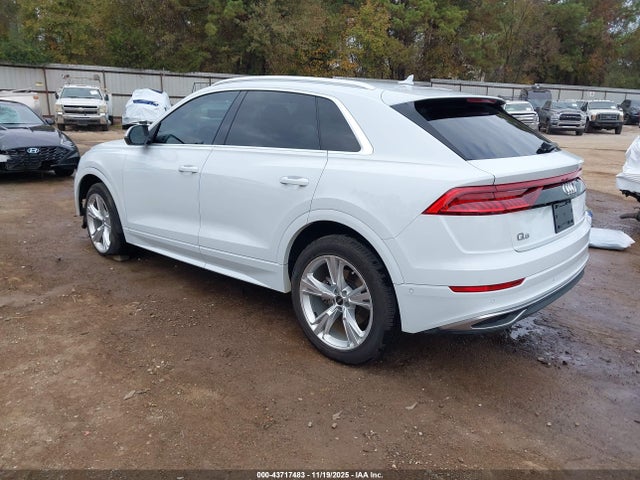 2023 AUDI Q8 WA1AVBF1XPD020920 Photo 2
