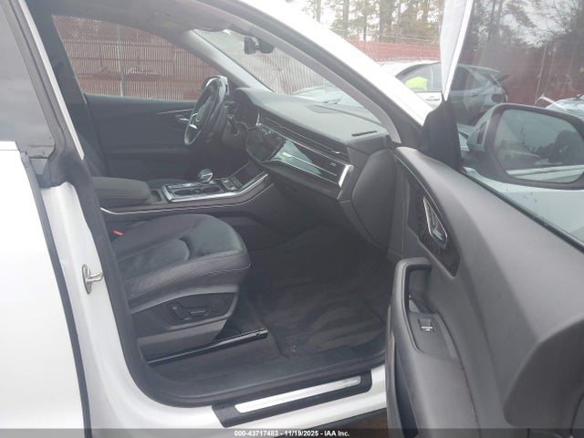 2023 AUDI Q8 WA1AVBF1XPD020920 Photo 4