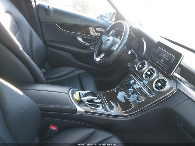 43717747 :رقم المزاد ، 55SWF4KB7FU009124 vin ، 2015 Mercedes-benz C 300 4matic مزاد بيع