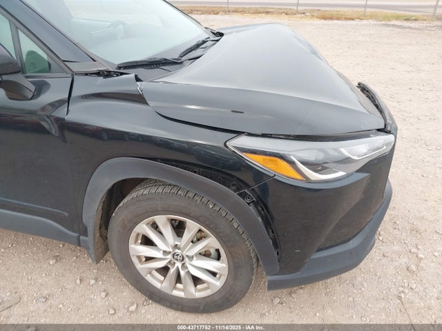 Продаж на аукціоні авто 2022 Toyota Corolla Cross Le, vin: 7MUCAAAG2NV008168, номер лоту: 43717752