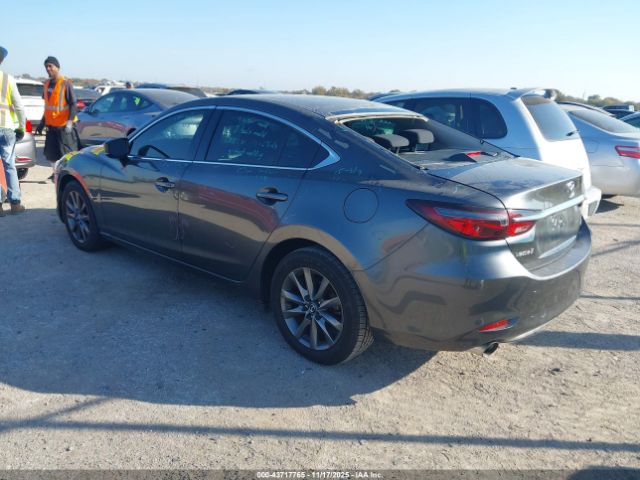 2018 MAZDA MAZDA6 JM1GL1UM0J1311495 Photo 2