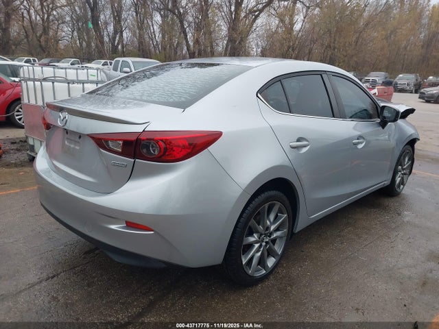 Продаж на аукціоні авто 2018 Mazda Mazda3 Touring, vin: 3MZBN1V34JM200264, номер лоту: 43717775