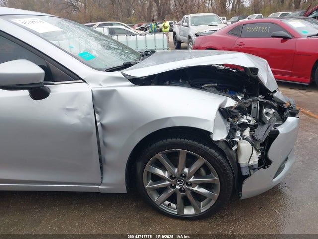 Продаж на аукціоні авто 2018 Mazda Mazda3 Touring, vin: 3MZBN1V34JM200264, номер лоту: 43717775