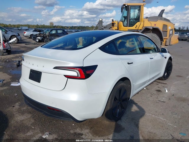 2025 TESLA MODEL 3 5YJ3E1EAXSF073306 Photo 3
