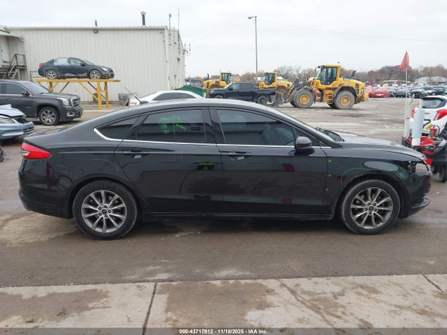 43717812 :رقم المزاد ، 3FA6P0HD7HR367394 vin ، 2017 Ford Fusion Se مزاد بيع