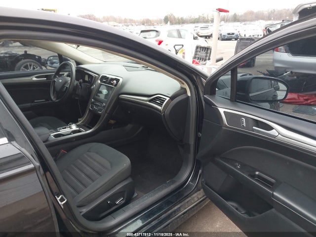 43717812 :رقم المزاد ، 3FA6P0HD7HR367394 vin ، 2017 Ford Fusion Se مزاد بيع