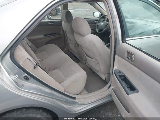 43717827 :رقم المزاد ، 4T1BE30KX5U955364 vin ، 2005 Toyota Camry Le مزاد بيع