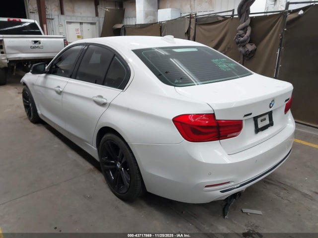 2018 BMW 330I WBA8D9C51JEM31757 Photo 2