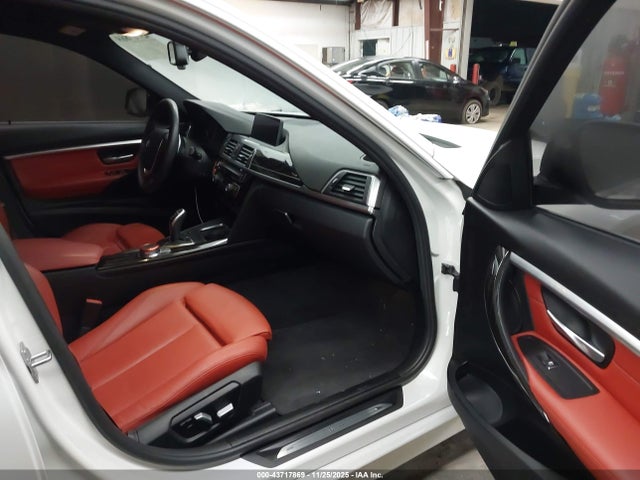 2018 BMW 330I WBA8D9C51JEM31757 Photo 4