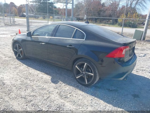2016 VOLVO S60 YV126MFP0G2395339 Photo 2
