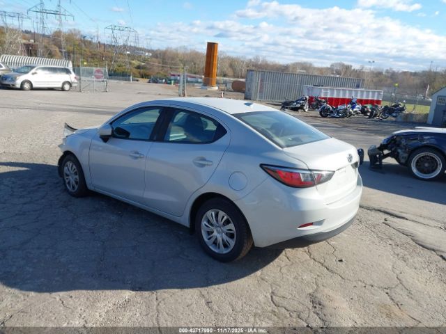 2019 TOYOTA YARIS 3MYDLBYV9KY517909 Photo 2