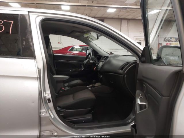 2018 MITSUBISHI OUTLANDER SPORT JA4AR3AUXJU023044 Photo 4